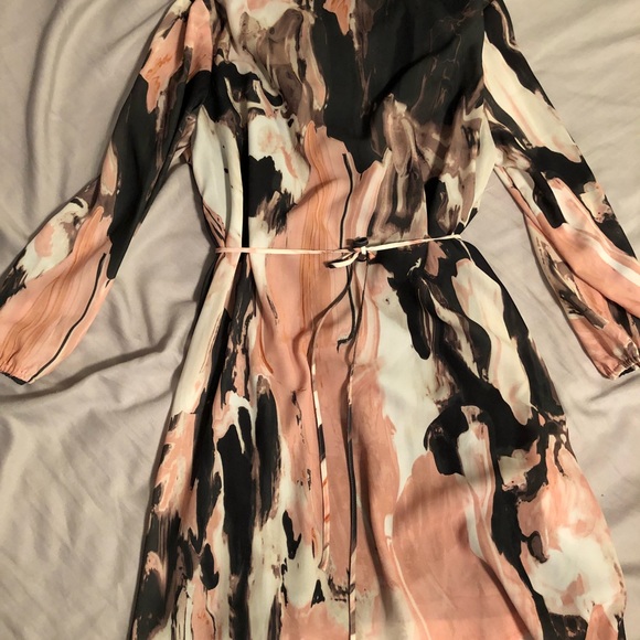 Beautiful dress for any occasion - Picture 2 of 6